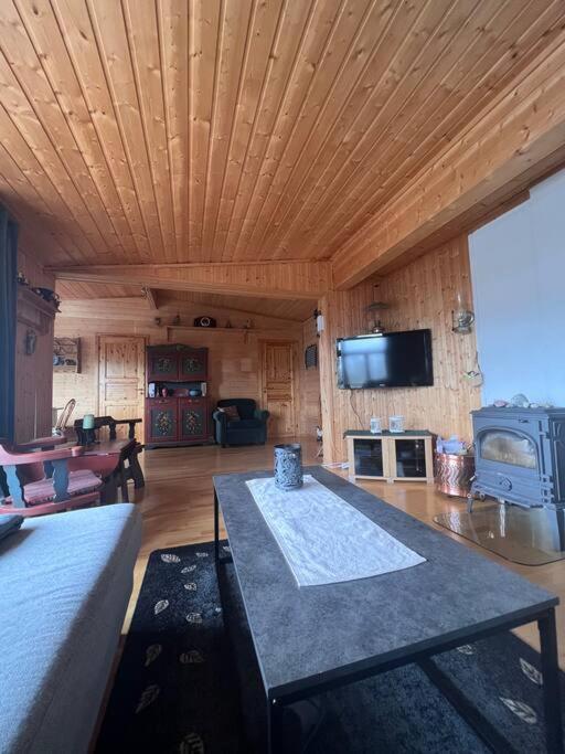 Cozy And Spacious Cabin Svensby Exterior foto